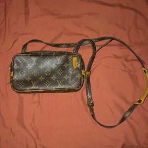 Louis Vuitton crossbody bag